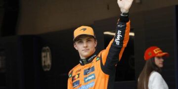 Piastri logra la pole en España, delante de Norris y Verstappen