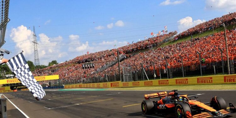 Piastri triunfa en Hungría tras lucha entre Verstappen y Norris