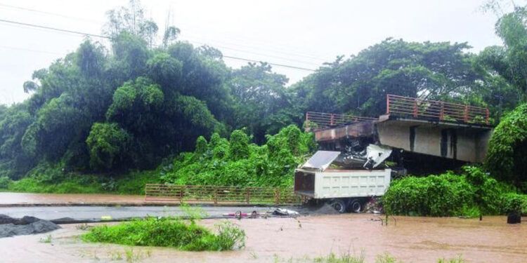 Piden inspección de puentes en Monte Plata tras colapso mortal