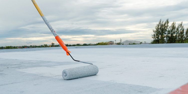 Pintar tejados de blanco enfría más las ciudades que la vegetación