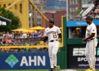 Piratas aplastan a Mets con ofensiva de McCutchen y Reynolds
