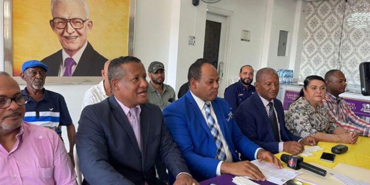 PLD denuncia crisis educativa en Santiago por déficit de aulas