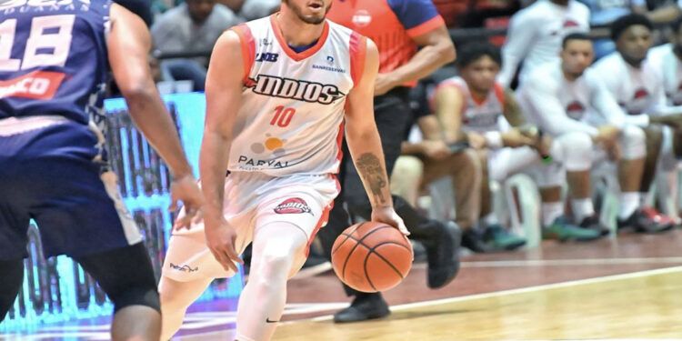 Polanco lidera a los Indios en triunfo sobre los Marineros 107-85