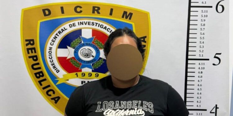 Policía Cibernética arresta a mujer por extorsión en Facebook y WhatsApp
