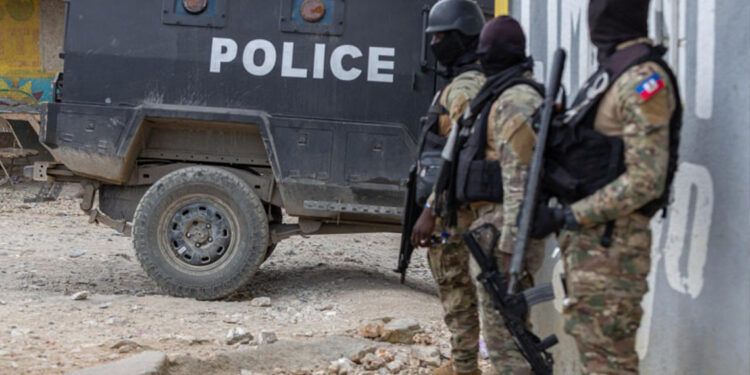 Policía de Haití abate a miembros de bandas en Petion-ville