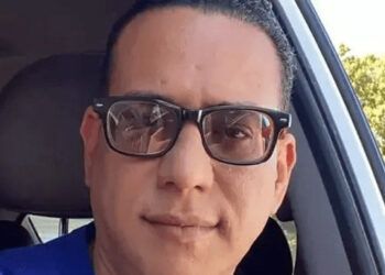 Policía detiene a dos sospechosos por la muerte de doctor en Santiago