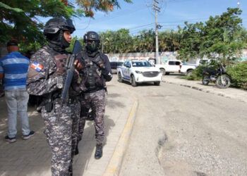 Policía incauta armas, drogas y cigarrillos de contrabando en Barahona