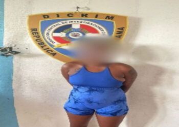 Policía Nacional apresa en Moca a mujer acusada de agredir a su hija