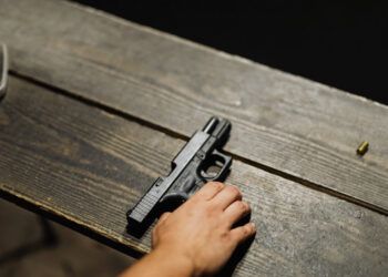 Policía y militar implicados en riñas que dejan dos muertos