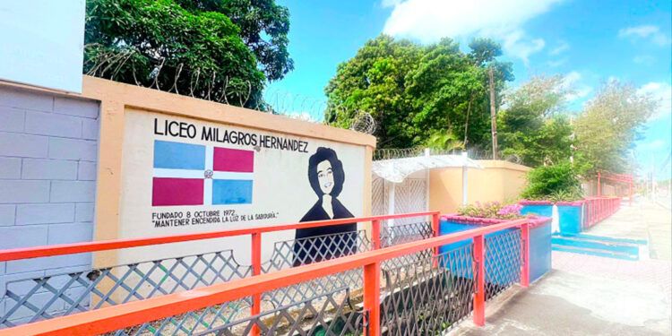 Politécnico de Villa González espera comedor desde hace 12 años