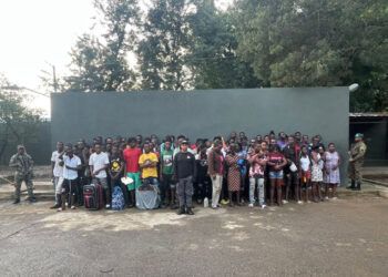 Presidente del Senado pide continuar repatriación de haitianos tras incidente en hospital