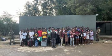 Presidente del Senado pide continuar repatriación de haitianos tras incidente en hospital
