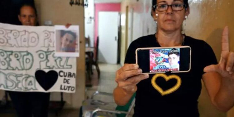 Presos políticos liberados en Cuba llaman a una amnistía total