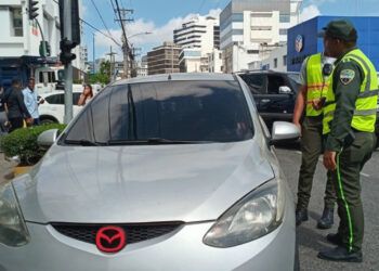 Prohibición de giro a la izquierda en Lope de Vega genera rechazo entre transportistas