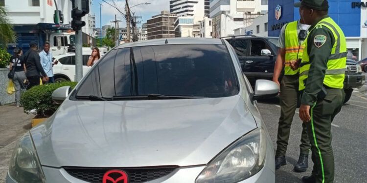 Prohibición de giro a la izquierda en Lope de Vega genera rechazo entre transportistas