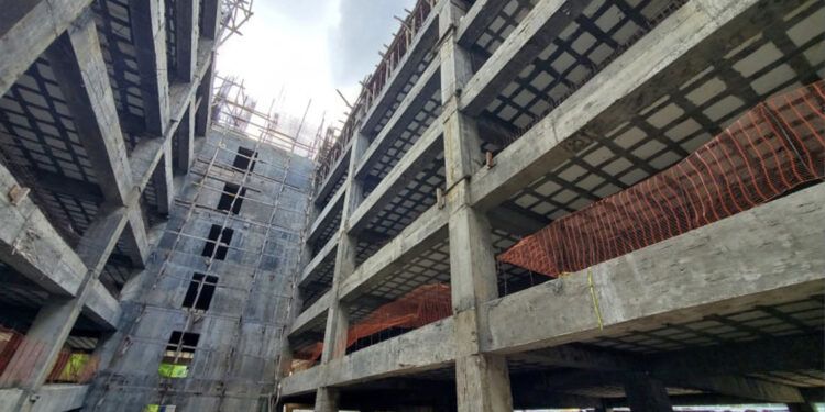 Prometen Culminar Parqueo Público en Centro de los Héroes para Mayo de 2025