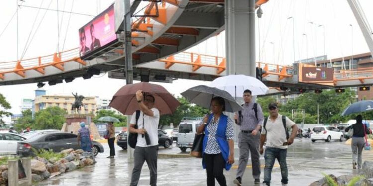 Pronostican aguaceros y alertan por altas temperaturas en varias provincias