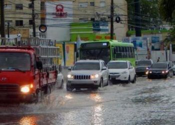 Pronostican lluvias en varias regiones y alertan sobre posibles inundaciones
