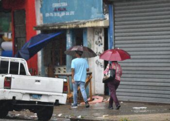 Pronostican lluvias este sábado; nueve provincias en alerta amarilla
