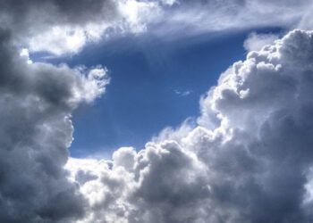 Pronostican temperaturas frescas y lluvias débiles este domingo