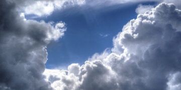 Pronostican temperaturas frescas y lluvias débiles este domingo