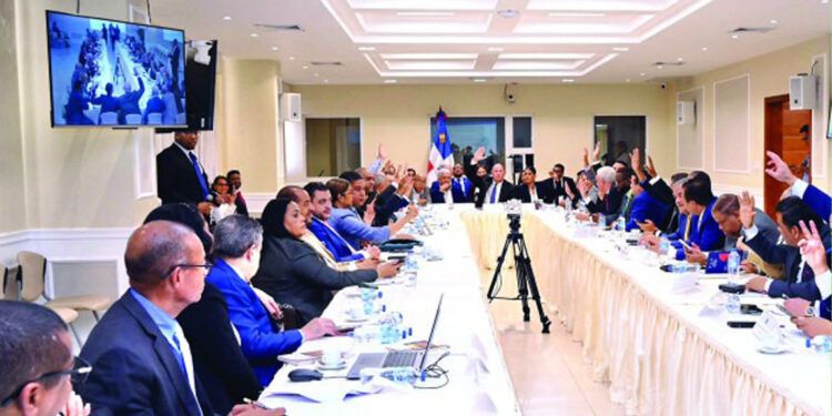 Proponen incluir al presidente del Tribunal Constitucional en el CNM