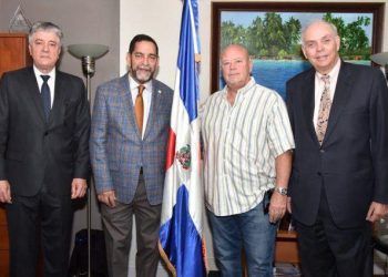 Proponen jugar la Serie de Titanes en Yankee Stadium