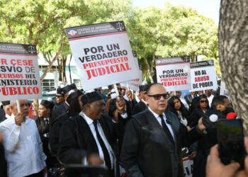 Protesta de abogados marca el Día del Poder Judicial