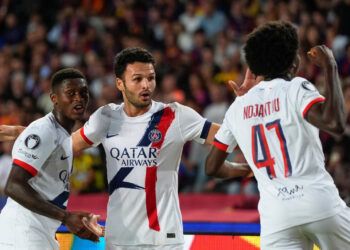 PSG vence al Barcelona con gol agónico y Mónaco frena al City en Champions