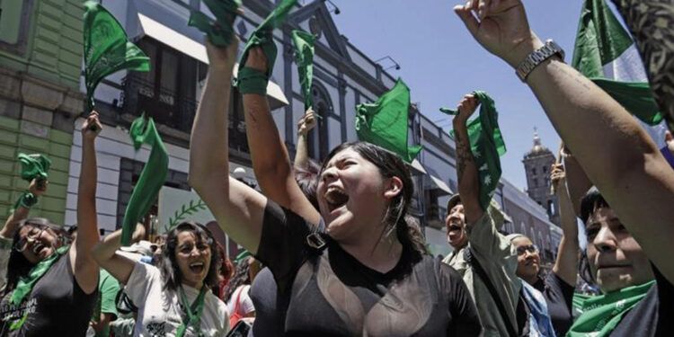 Puebla se suma a estados mexicanos que despenalizan el aborto