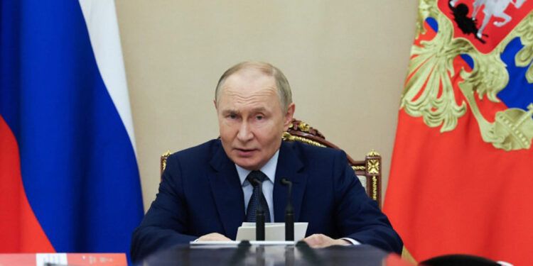 Putin ordena llamado a filas de 135,000 rusos en 2025