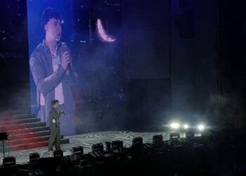 Quevedo conmueve con homenaje a víctimas del Jet Set en su concierto en Santo Domingo