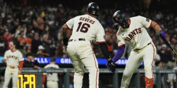 Rafael Devers conecta jonrón en derrota de Gigantes ante Cardenales
