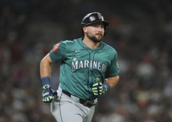 Raleigh pega dos jonrones y Seattle frena invicto de Skubal