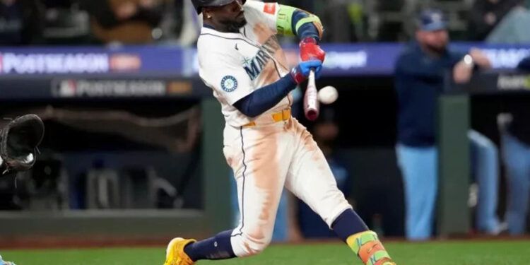 Randy Arozarena firma un año con Seattle por US$15.65 millones