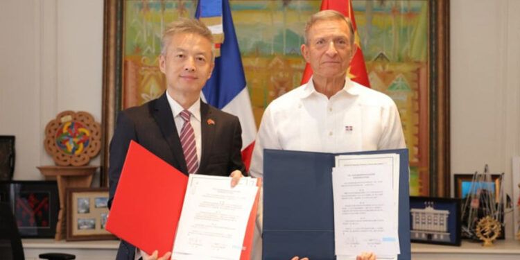 RD y China firman cooperación económica por 40 millones de dólares