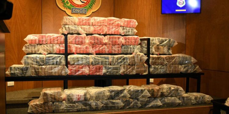 RD y EEUU incautan 377 paquetes de cocaína en operación aérea contra narcoterrorismo