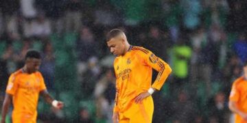 Real Madrid cae 2-1 ante Betis y se complica en LaLiga