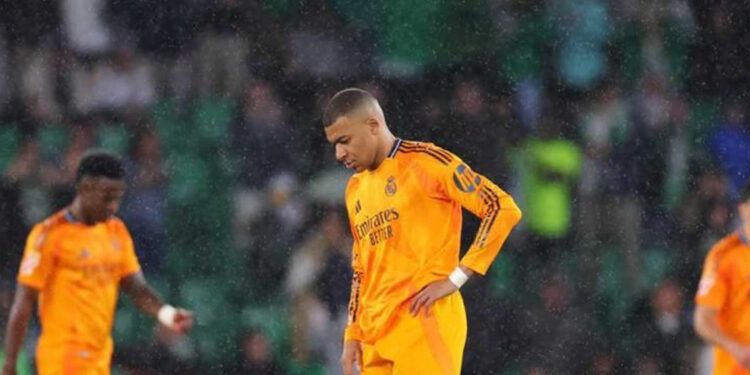 Real Madrid cae 2-1 ante Betis y se complica en LaLiga