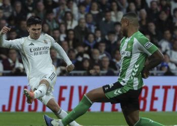 Real Madrid golea al Betis con triplete de Gonzalo