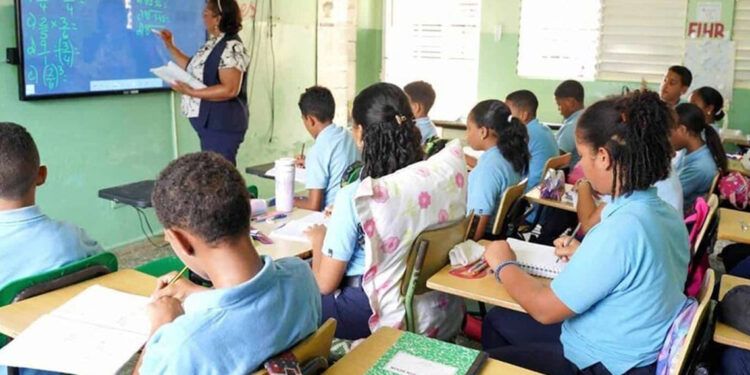 Reforma educativa iniciará con cambios legales