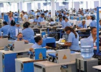 Reforma laboral propone que los domingos se paguen como días ordinarios