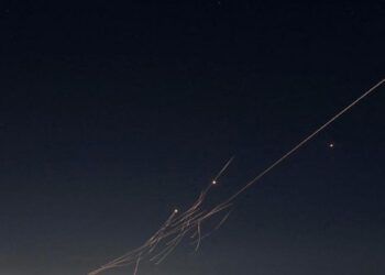 Reino Unido autoriza a EE.UU. usar bases contra Irán