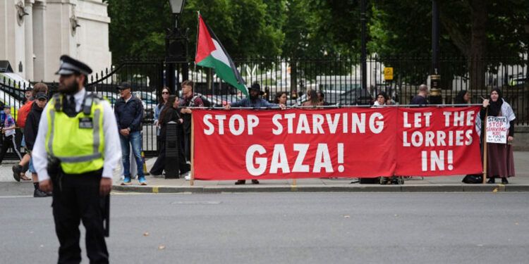 Reino Unido reconocerá a Palestina si Israel no cede en Gaza