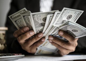 Remesas en América Latina alcanzan US$156,000 millones en 2023