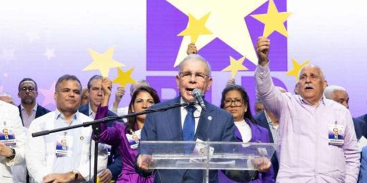 Renovación del PLD podría incluir otra ovación a Danilo Medina