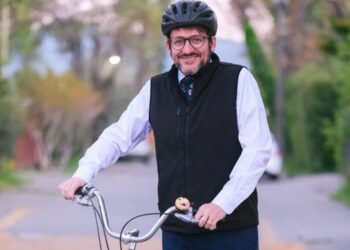Renuncia ministro de Energía de Chile tras error que elevó tarifa eléctrica