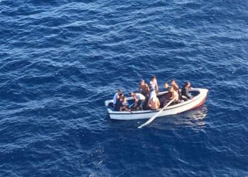 Repatrian a más de 90 migrantes detenidos en aguas de Puerto Rico