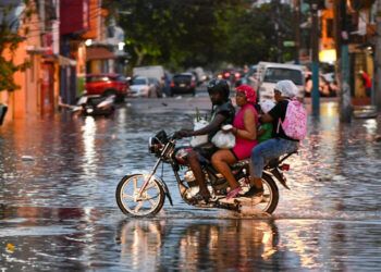 República Dominicana mantiene alerta por lenta y errática tormenta Melissa