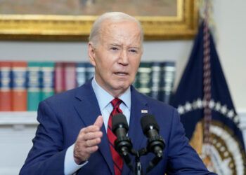 Republicanos ven salida de biden como "golpe de estado" o deserción.